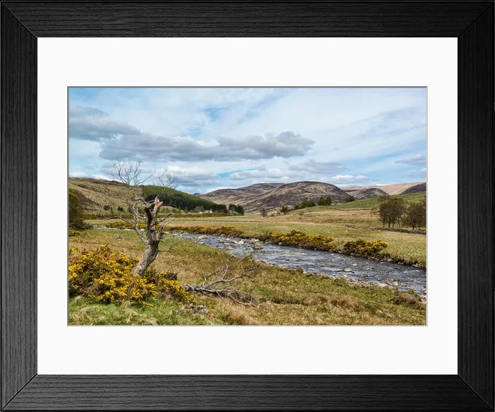 Framed Print : The River Isla Flowing Through Glen Isla from Tulchan Lodge & Auchavan, Angus, Scotland Framed Print : The River Isla Flowing Through Glen Isla from Tulchan Lodge & Auchavan, Angus, Scotland