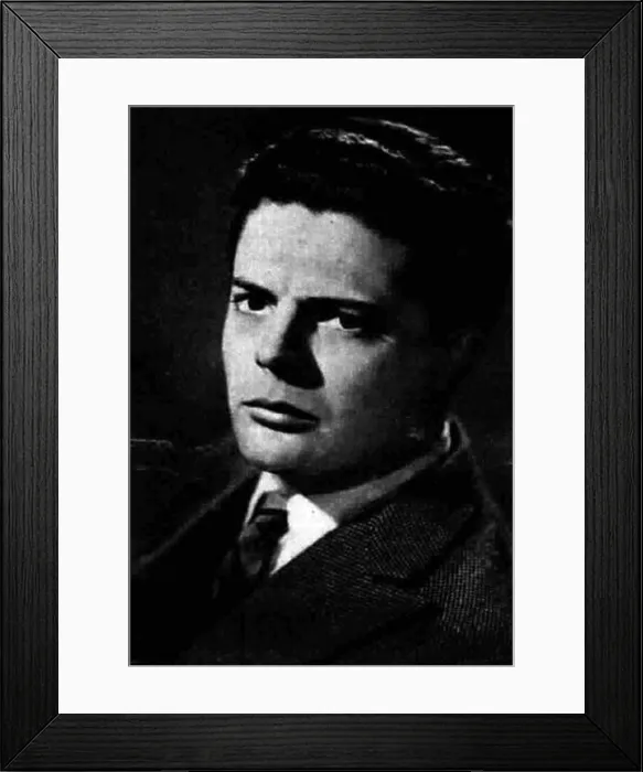 Framed Print : Italian actor Marcello Mastroianni. 12 September 1954. Foto Dial 52 Marcello Mastroianni 54 Framed Print : Italian actor Marcello Mastroianni. 12 September 1954. Foto Dial 52 Marcello Mastroianni 54
