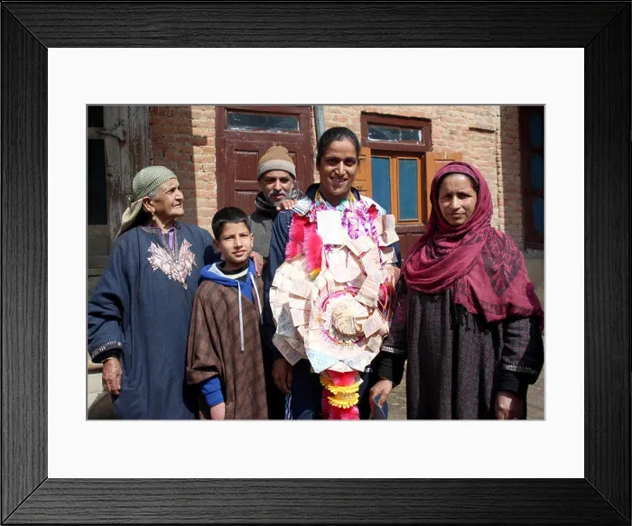 Framed Print : Anantnag, India. 02nd Mar, 2017 Framed Print : Anantnag, India. 02nd Mar, 2017