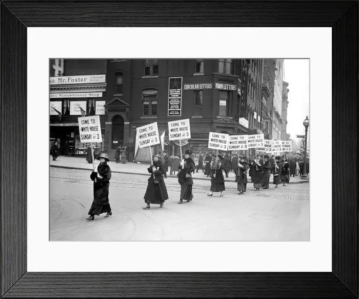 Framed Print : Women's Suffrage March with Signs inviting People to Protest at White House, Washington DC, USA, Harris & Ewing, 1917 Framed Print : Women's Suffrage March with Signs inviting People to Protest at White House, Washington DC, USA, Harris & Ewing, 1917
