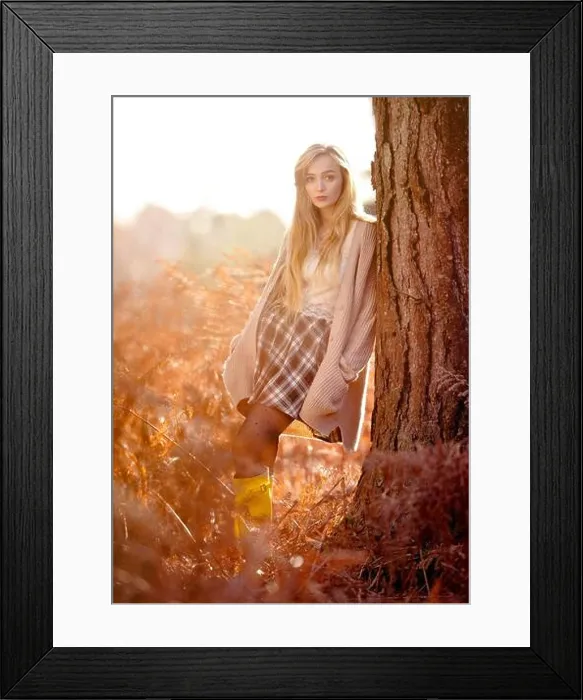 Framed Print : A young beautiful woman (20)