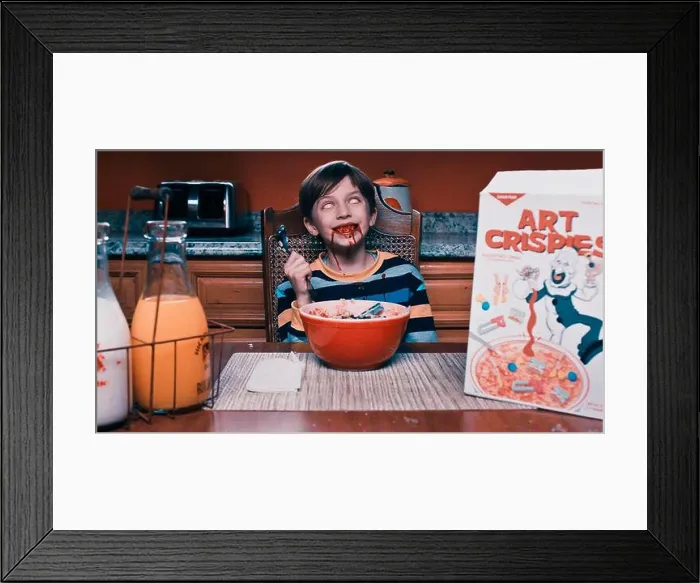 Framed Print : USA. A scene from the (C)Cinedigm Entertainment Group film : Terrifier 2 (2022) Framed Print : USA. A scene from the (C)Cinedigm Entertainment Group film : Terrifier 2 (2022)