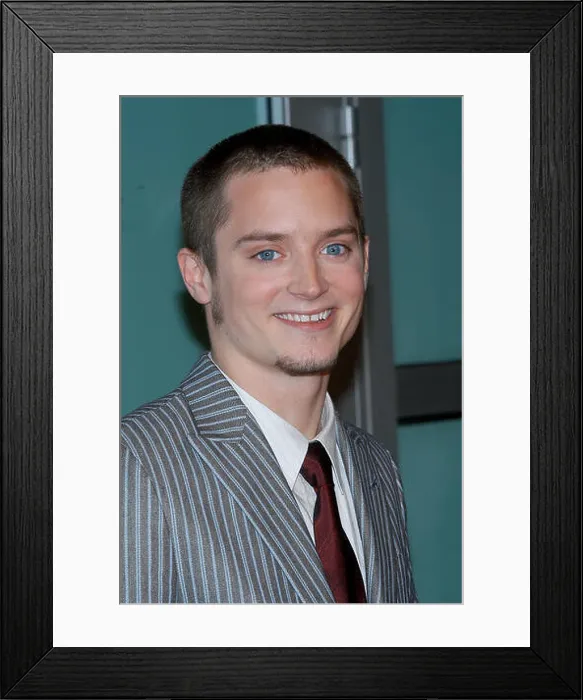 Framed Print : Elijah Wood arriving at The premiere of 'The Lord Of The Rings Framed Print : Elijah Wood arriving at The premiere of 'The Lord Of The Rings