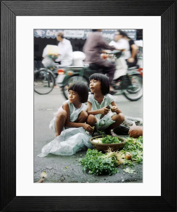 Framed Print : Street Vision: Phototgraphs by street children in Vietnam Framed Print : Street Vision: Phototgraphs by street children in Vietnam