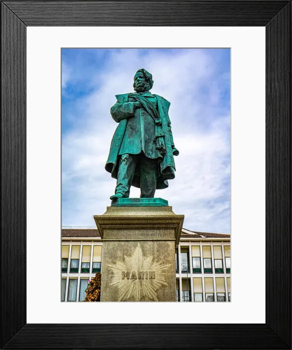 Framed Print : Statue of Italian patriot Daniele Manin from 1875, by Luigi Borro, in Venice, Italy Framed Print : Statue of Italian patriot Daniele Manin from 1875, by Luigi Borro, in Venice, Italy