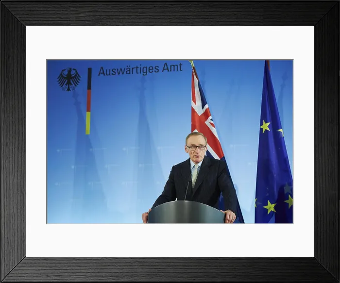 Framed Print : Bob Carr, Australian Minister of Foreign Affair Framed Print : Bob Carr, Australian Minister of Foreign Affair