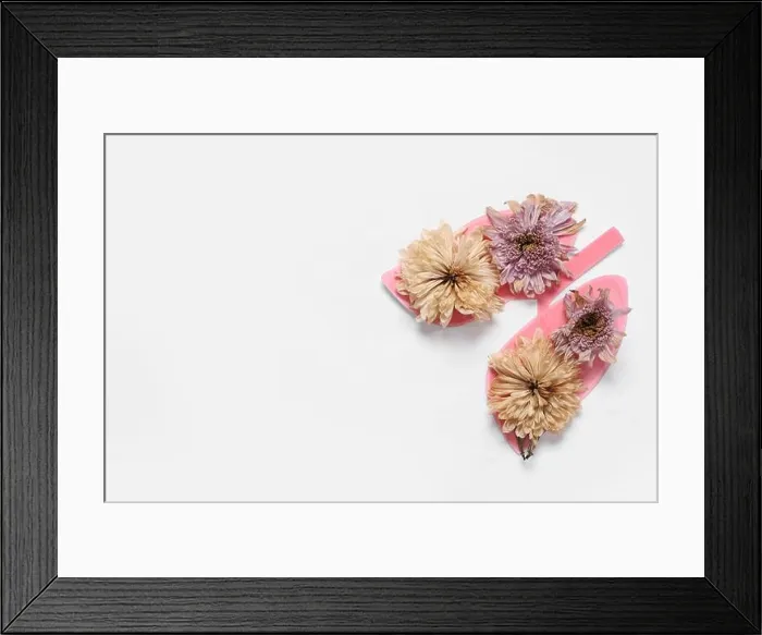 Framed Print : Paper lungs with dried flowers on white background Framed Print : Paper lungs with dried flowers on white background