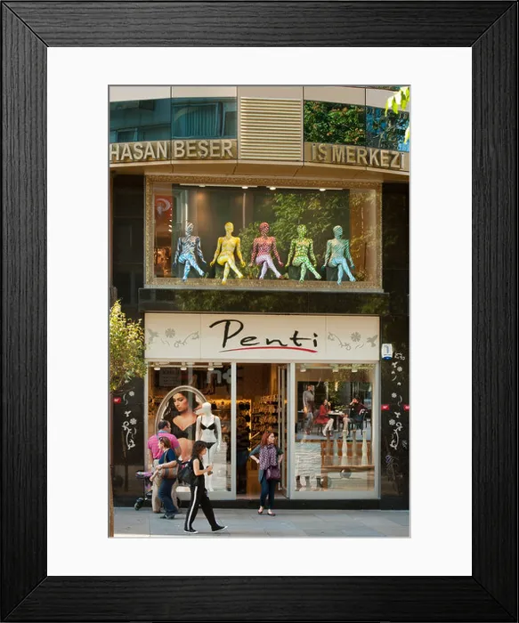 Framed Print : Türkei, Istanbul, Kadiköy, Bahariye Caddesi, Penti, Fachgeschäft für Strumpfwaren Framed Print : Türkei, Istanbul, Kadiköy, Bahariye Caddesi, Penti, Fachgeschäft für Strumpfwaren