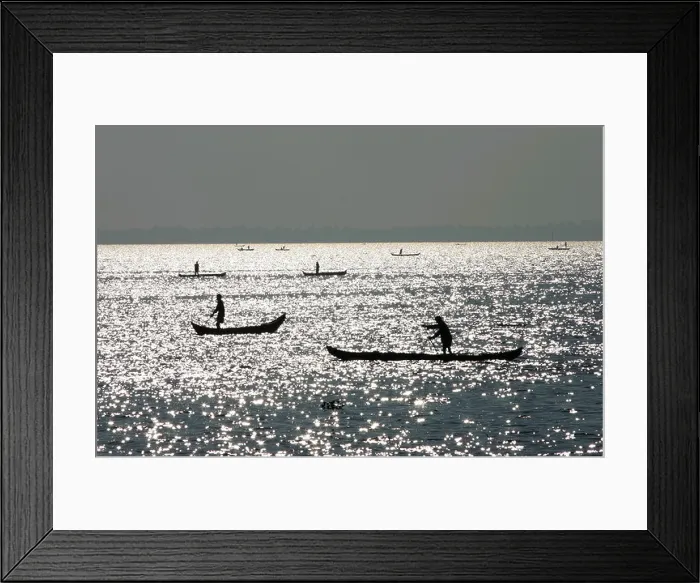 Framed Print : IND, India, Kerala : Vembanad Lake Backwaters, a canal system along the coastline between Kollam and Kottayam Framed Print : IND, India, Kerala : Vembanad Lake Backwaters, a canal system along the coastline between Kollam and Kottayam