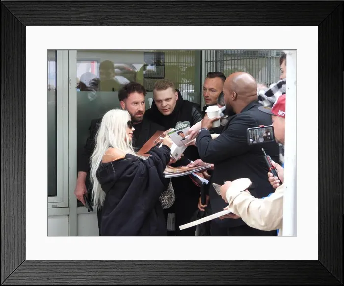 Framed Print : **Kim Kardashian arriving at the airport in Hamburg Framed Print : **Kim Kardashian arriving at the airport in Hamburg