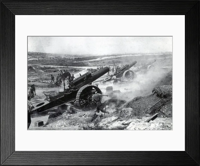 Framed Print : WWI, Battle of the Somme, 1916 Framed Print : WWI, Battle of the Somme, 1916