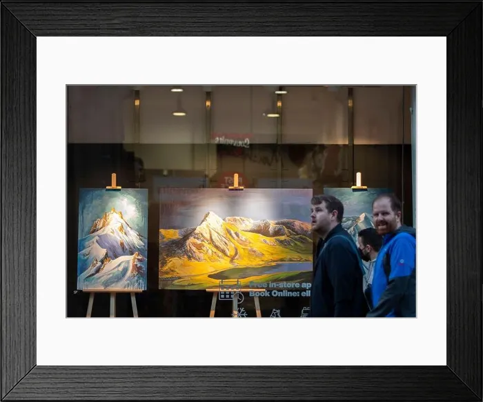 Framed Print : © Licensed to London News Pictures Framed Print : © Licensed to London News Pictures