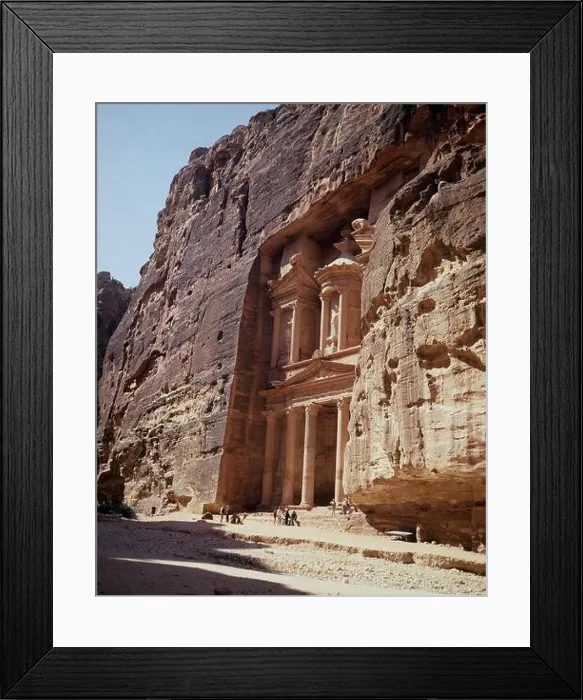 Framed Print : TEMPLO FUNERARIO TALLADO EN LA ROCA TAMBIEN LLAMADO JAZNEH FIRAUM - ARQUITECTURA HELENISTA - SIGLO I AC