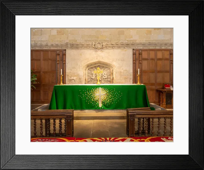 Framed Print : Green cloth on altar in sanctuary inside the abbey church Malmesbury, Wiltshire, England, Uk Framed Print : Green cloth on altar in sanctuary inside the abbey church Malmesbury, Wiltshire, England, Uk