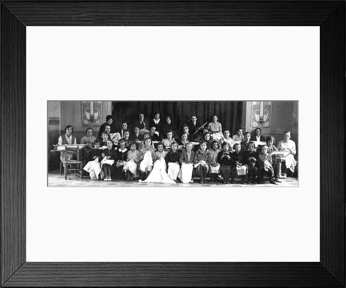 Framed Print : Corso di cucito Asilo Sacra Famiglia a San Fruttuoso nel 1931 Framed Print : Corso di cucito Asilo Sacra Famiglia a San Fruttuoso nel 1931