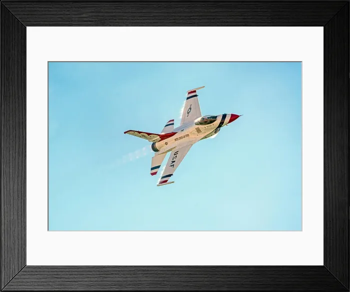 Framed Print : Airplane Thunderbirds F-16 jet fighter Framed Print : Airplane Thunderbirds F-16 jet fighter