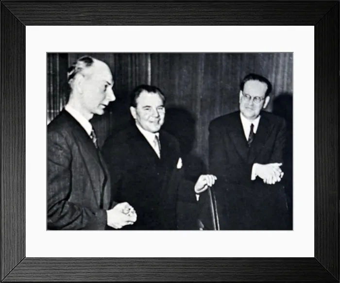 Framed Print : Photograph of Scandinavian Premiers meeting in Stockholm Framed Print : Photograph of Scandinavian Premiers meeting in Stockholm