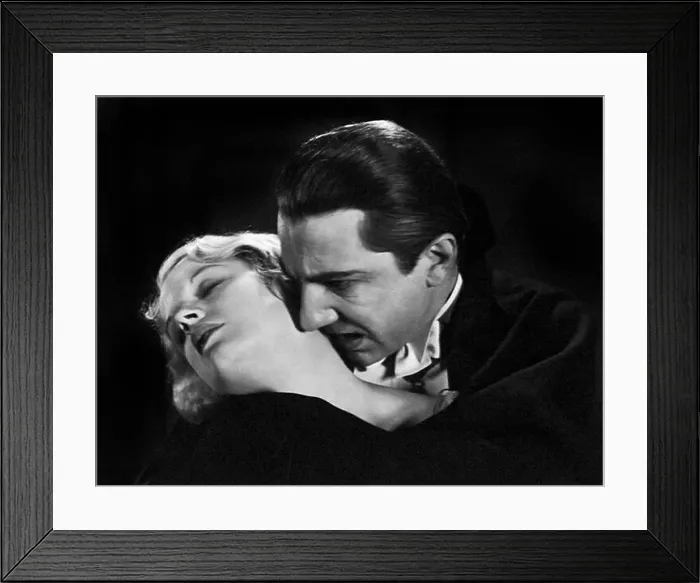 Framed Print : Dracula. Bela Lugosi and Frances Dade in the movie “Dracula', 1931 Framed Print : Dracula. Bela Lugosi and Frances Dade in the movie “Dracula', 1931