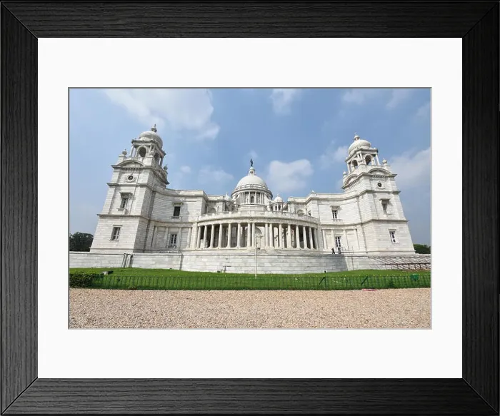 Framed Print : Victoria Memorial Hall. 1 Queen's Way. Kolkata, West Bengal. India Framed Print : Victoria Memorial Hall. 1 Queen's Way. Kolkata, West Bengal. India