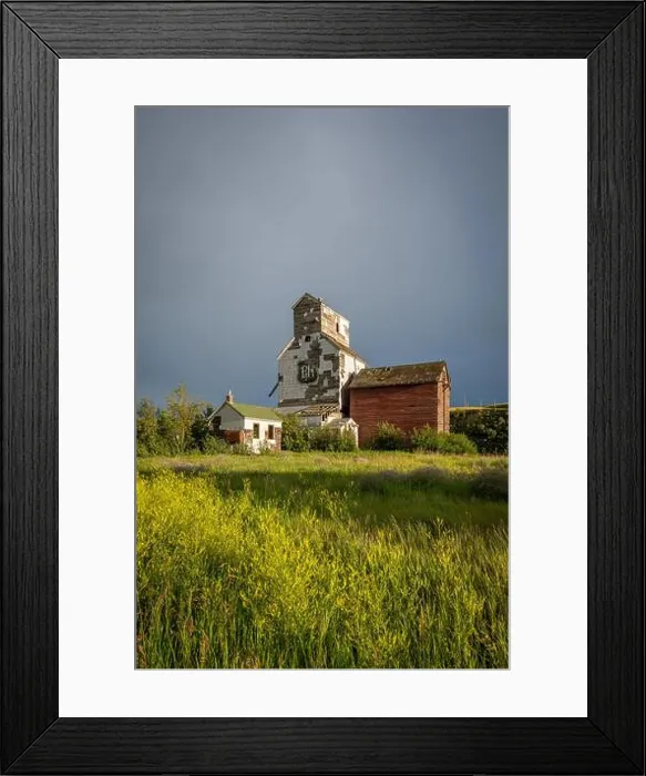 Framed Print : Old abandoned grain elevator in the badlands ghost town of Sharples, Alberta Framed Print : Old abandoned grain elevator in the badlands ghost town of Sharples, Alberta