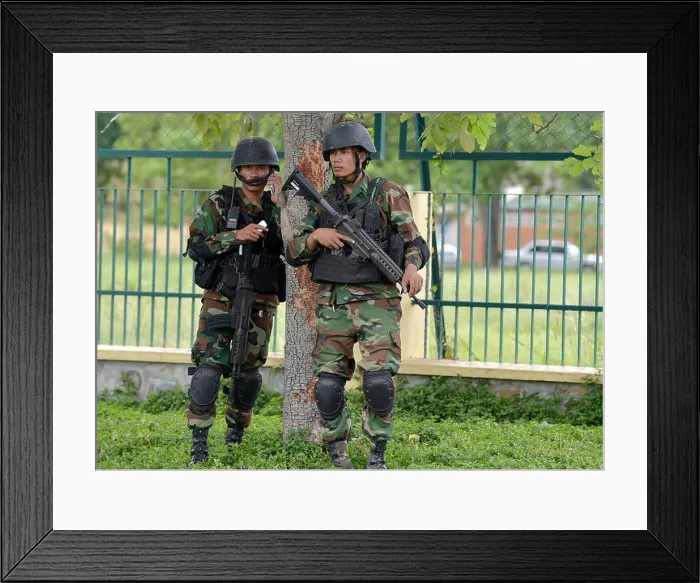 Framed Print : Two soldiers of the Cambodian army with sub-machine guns, Phnom Penh, Cambodia Framed Print : Two soldiers of the Cambodian army with sub-machine guns, Phnom Penh, Cambodia