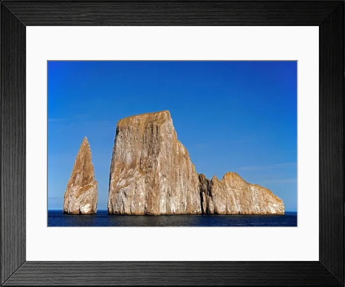 Framed Print : Kicker Rock nahe der Insel San Cristobal, Galapagos, Unesco Welterbe, Ekuador, Suedamerika Framed Print : Kicker Rock nahe der Insel San Cristobal, Galapagos, Unesco Welterbe, Ekuador, Suedamerika