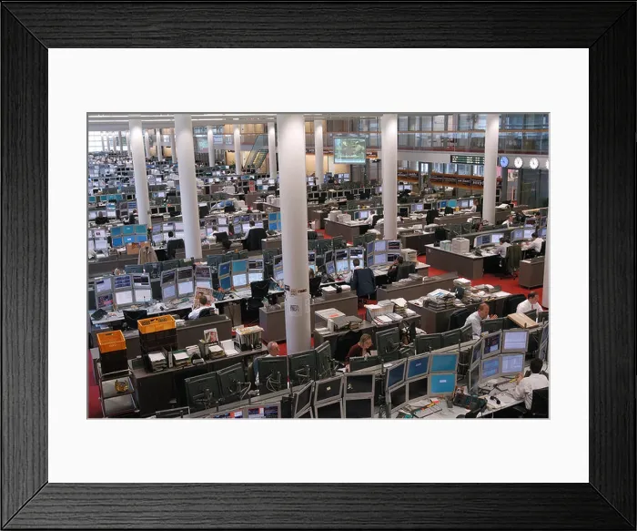 Framed Print : Haendlersaal Commerzbank in Frankfurt / Main Framed Print : Haendlersaal Commerzbank in Frankfurt / Main