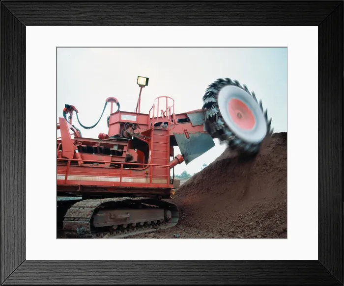 Framed Print : Schaufelradbagger beim Tonabbau digital und 6x6 Dia Framed Print : Schaufelradbagger beim Tonabbau digital und 6x6 Dia