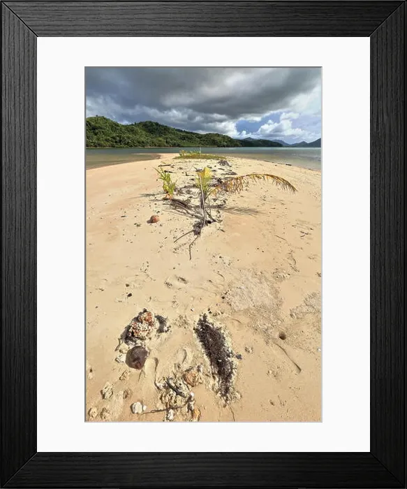 Framed Print : Barren pungtud sandbar-island between Culungan point-southeastern tip of Lagen island