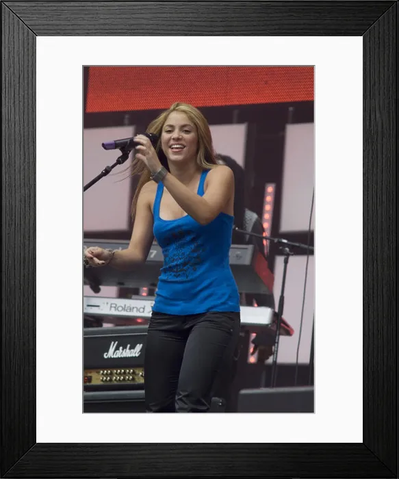 Framed Print : Shakira, * 2.2.1977, Colombian singer, live performance, Live Earth, half length, Hamburg, 7.7.2007 Framed Print : Shakira, * 2.2.1977, Colombian singer, live performance, Live Earth, half length, Hamburg, 7.7.2007