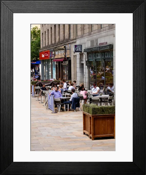 Framed Print : Dundee, Tayside, Scotland, UK. 19th June Framed Print : Dundee, Tayside, Scotland, UK. 19th June