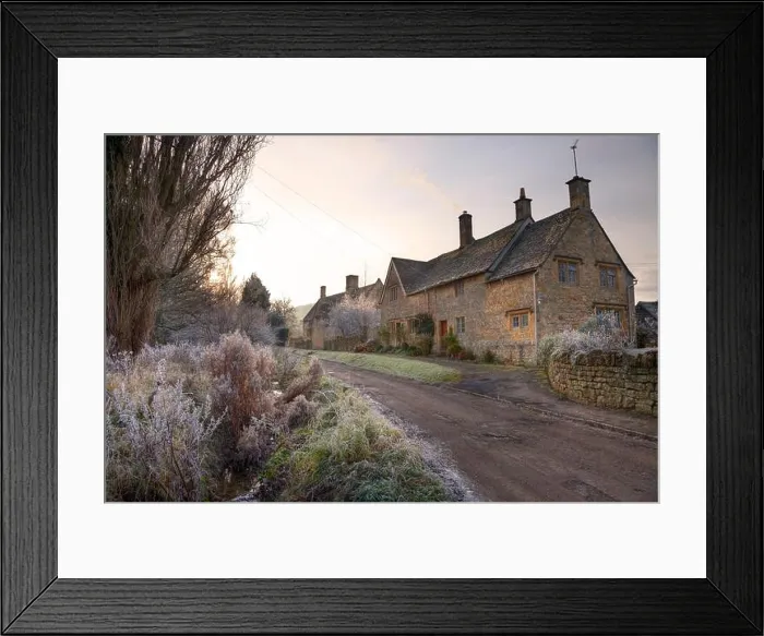 Framed Print : Pretty stone house in the small village of Aston Subedge near Chipping Campden, Gloucestershire, England Framed Print : Pretty stone house in the small village of Aston Subedge near Chipping Campden, Gloucestershire, England