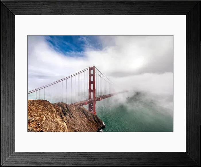 Framed Print : The Golden Gate Bridge in a foggy day, San Francisco, California, USA Framed Print : The Golden Gate Bridge in a foggy day, San Francisco, California, USA