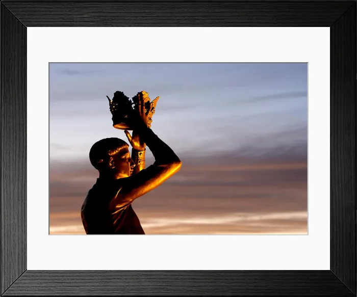 Framed Print : Prince Hal statue on the Gower Memorial, Stratford-upon-Avon, Warwickshire, UK Framed Print : Prince Hal statue on the Gower Memorial, Stratford-upon-Avon, Warwickshire, UK