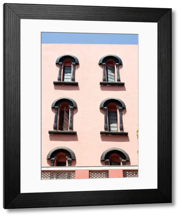 Framed Print : Arched window, detail of the famous Raja Dinkar Kelkar museum, Pune, Southern Maharashtra, India Framed Print : Arched window, detail of the famous Raja Dinkar Kelkar museum, Pune, Southern Maharashtra, India