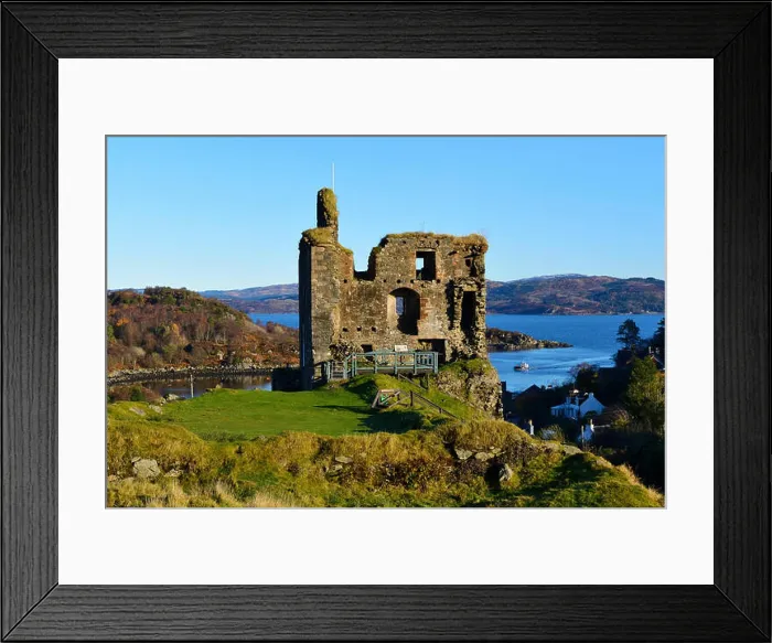 Framed Print : Tarbert Castle on Loch Fyne in Argyll and Bute, Scotland Framed Print : Tarbert Castle on Loch Fyne in Argyll and Bute, Scotland