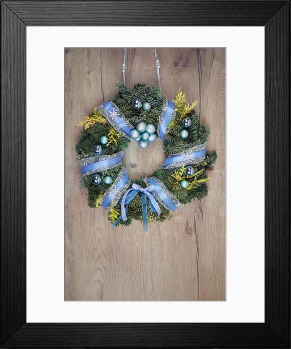 Framed Print : Christmas wreath with purple and silver decorations on wooden door, space for your text Framed Print : Christmas wreath with purple and silver decorations on wooden door, space for your text