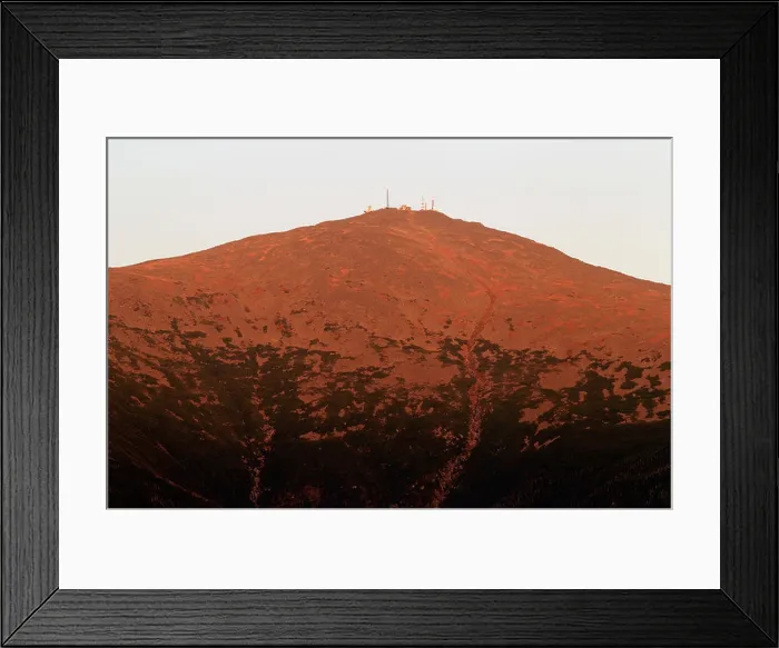 Framed Print : The summit of Mt Washington glows red at sunset in the White Mountains, New Hampshire, USA Framed Print : The summit of Mt Washington glows red at sunset in the White Mountains, New Hampshire, USA
