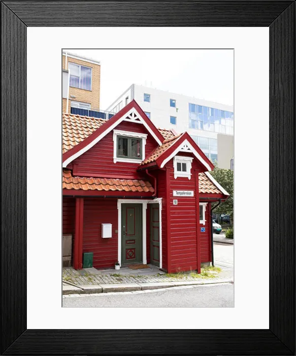 Framed Print : A traditional red wooden Norwegian house on Tempelkroken in the neighborhood of Nøstet in Bergen, Norway Framed Print : A traditional red wooden Norwegian house on Tempelkroken in the neighborhood of Nøstet in Bergen, Norway