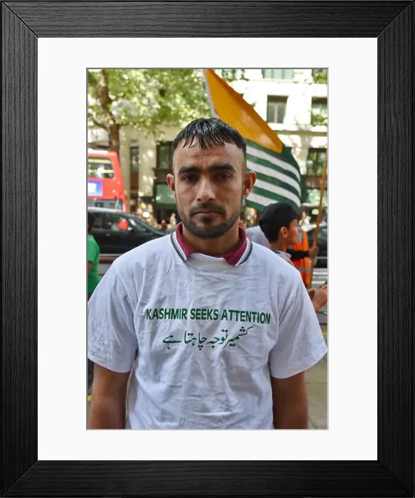 Framed Print : London, UK, 15th Aug 2015 : Dal Khalsa UK of the Sikh's community protest is in support of Bapu Surat Singh Ji Framed Print : London, UK, 15th Aug 2015 : Dal Khalsa UK of the Sikh's community protest is in support of Bapu Surat Singh Ji