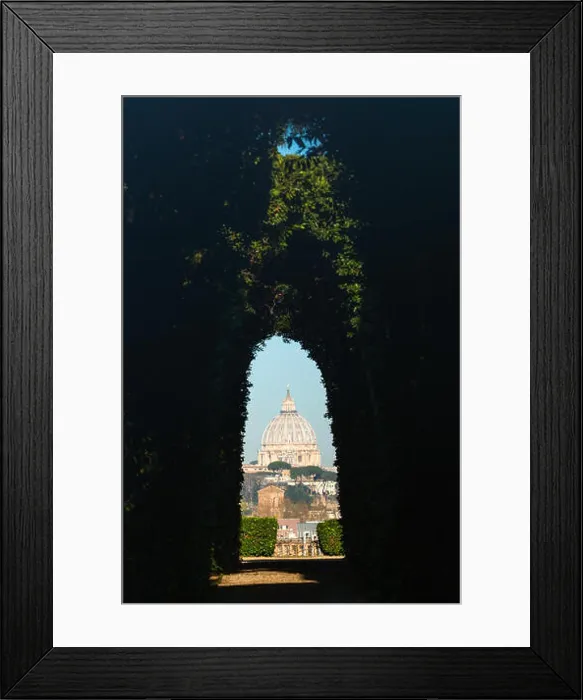 Framed Print : The Aventine Keyhole. Views of St Peter's Cathedral seen through peephole of door of the Priory of the Knights of Malta