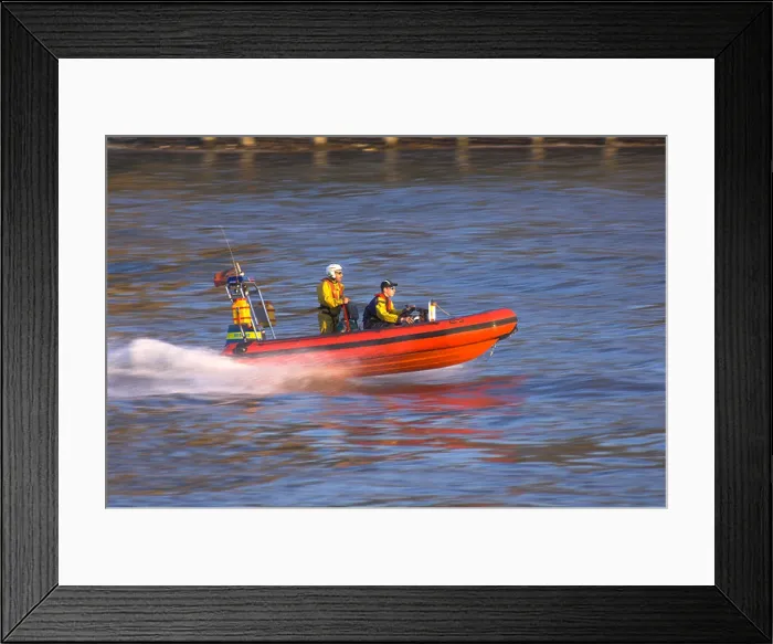 Framed Print : UK England London rescue launch Framed Print : UK England London rescue launch