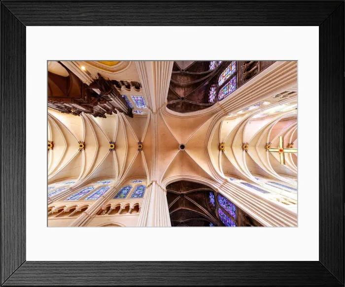 Framed Print : The vaulted ceiling interior of Chartres Cathedral de Notre Dame, France Framed Print : The vaulted ceiling interior of Chartres Cathedral de Notre Dame, France