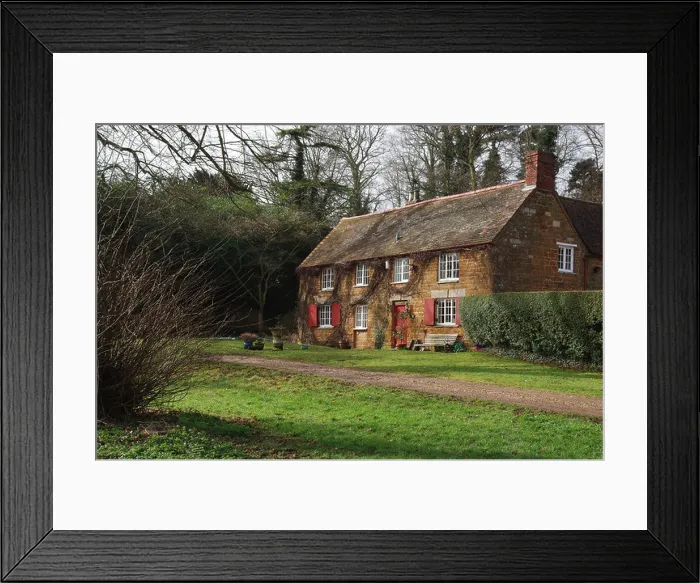 Framed Print : A country cottage in Holdenby village near Northampton Framed Print : A country cottage in Holdenby village near Northampton