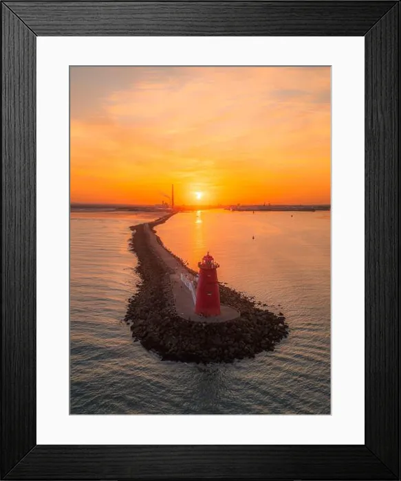 Framed Print : Sunset at Poolbeg Lighthouse and the Great South Wall Framed Print : Sunset at Poolbeg Lighthouse and the Great South Wall