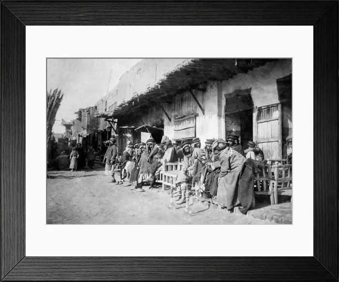 Framed Print : Arab café, Kazimain, Iraq, 1917-1919 Framed Print : Arab café, Kazimain, Iraq, 1917-1919