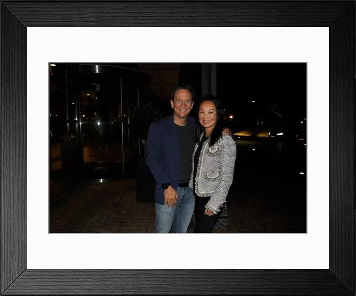 Framed Print : Carsten Lekutat mit Ehefrau Jasmin Lekutat bei der Ankunft zur TV-Aufzeichnung der Talkshow Riverboat im Studio 3 der Framed Print : Carsten Lekutat mit Ehefrau Jasmin Lekutat bei der Ankunft zur TV-Aufzeichnung der Talkshow Riverboat im Studio 3 der