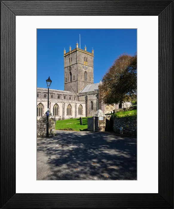 Framed Print : St Davids cathedral in the city of St Davids, Pembrokeshire, Wales on a sunny autumn day