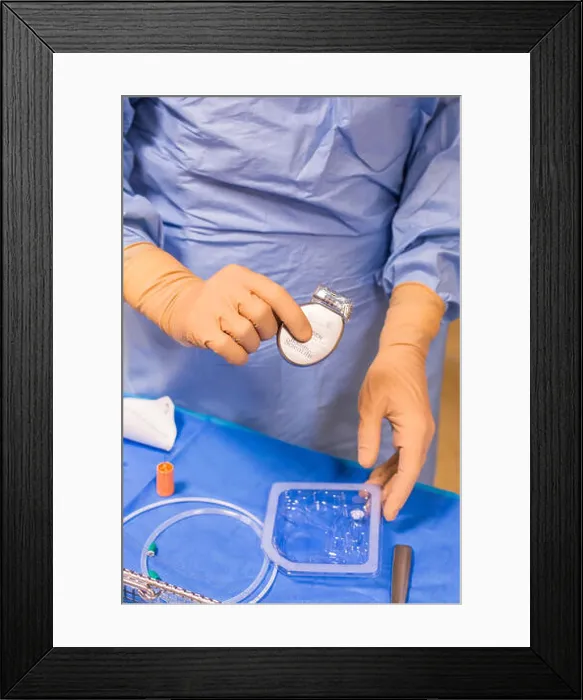 Framed Print : Implantable defibrillator, Limoges hopital, France