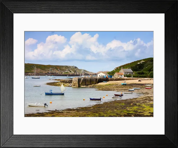 Framed Print : Harbour and sandy beaches on the Isles of Scilly Framed Print : Harbour and sandy beaches on the Isles of Scilly